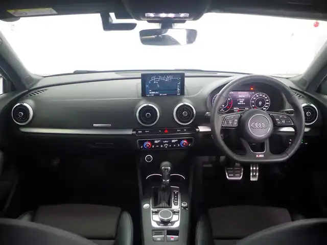 アウディ Ａ３ SB 30TFSI スポーツ 兵庫県 2020(令2)年 3.1万km マコウブルークリスタルエフェクト Sラインパッケージ/ナビゲーションパッケージ/コンビニエンスパッケージ/アシスタンスパッケージ/LEDヘッドライト/バーチャルコックピット/電動シート(運転席/助手席)/シートヒーター(運転席/助手席)/純正ドライブレコーダーUTR/純正ナビ/バックカメラ/前後パーキングセンサー/スマートキー/ACC/レーンキープアシスト/リアトラフィックアラート/サイドアシスト/Audiドライブセレクト/フルセグTV/BT接続/Apple Carplay/CD/DVD/オートハイビーム
