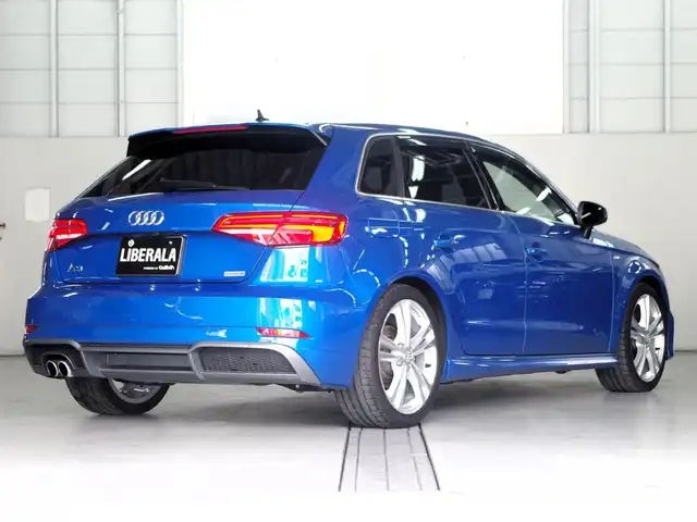 アウディ Ａ３ SB 30TFSI スポーツ 兵庫県 2020(令2)年 3.1万km マコウブルークリスタルエフェクト Sラインパッケージ/ナビゲーションパッケージ/コンビニエンスパッケージ/アシスタンスパッケージ/LEDヘッドライト/バーチャルコックピット/電動シート(運転席/助手席)/シートヒーター(運転席/助手席)/純正ドライブレコーダーUTR/純正ナビ/バックカメラ/前後パーキングセンサー/スマートキー/ACC/レーンキープアシスト/リアトラフィックアラート/サイドアシスト/Audiドライブセレクト/フルセグTV/BT接続/Apple Carplay/CD/DVD/オートハイビーム