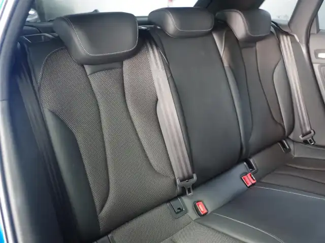 アウディ Ａ３ SB 30TFSI スポーツ 兵庫県 2020(令2)年 3.1万km マコウブルークリスタルエフェクト Sラインパッケージ/ナビゲーションパッケージ/コンビニエンスパッケージ/アシスタンスパッケージ/LEDヘッドライト/バーチャルコックピット/電動シート(運転席/助手席)/シートヒーター(運転席/助手席)/純正ドライブレコーダーUTR/純正ナビ/バックカメラ/前後パーキングセンサー/スマートキー/ACC/レーンキープアシスト/リアトラフィックアラート/サイドアシスト/Audiドライブセレクト/フルセグTV/BT接続/Apple Carplay/CD/DVD/オートハイビーム