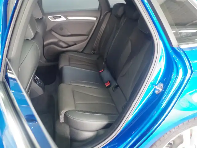 アウディ Ａ３ SB 30TFSI スポーツ 兵庫県 2020(令2)年 3.1万km マコウブルークリスタルエフェクト Sラインパッケージ/ナビゲーションパッケージ/コンビニエンスパッケージ/アシスタンスパッケージ/LEDヘッドライト/バーチャルコックピット/電動シート(運転席/助手席)/シートヒーター(運転席/助手席)/純正ドライブレコーダーUTR/純正ナビ/バックカメラ/前後パーキングセンサー/スマートキー/ACC/レーンキープアシスト/リアトラフィックアラート/サイドアシスト/Audiドライブセレクト/フルセグTV/BT接続/Apple Carplay/CD/DVD/オートハイビーム