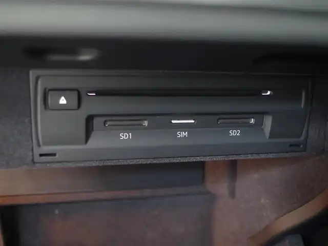 アウディ Ａ３ SB 30TFSI スポーツ 兵庫県 2020(令2)年 3.1万km マコウブルークリスタルエフェクト Sラインパッケージ/ナビゲーションパッケージ/コンビニエンスパッケージ/アシスタンスパッケージ/LEDヘッドライト/バーチャルコックピット/電動シート(運転席/助手席)/シートヒーター(運転席/助手席)/純正ドライブレコーダーUTR/純正ナビ/バックカメラ/前後パーキングセンサー/スマートキー/ACC/レーンキープアシスト/リアトラフィックアラート/サイドアシスト/Audiドライブセレクト/フルセグTV/BT接続/Apple Carplay/CD/DVD/オートハイビーム