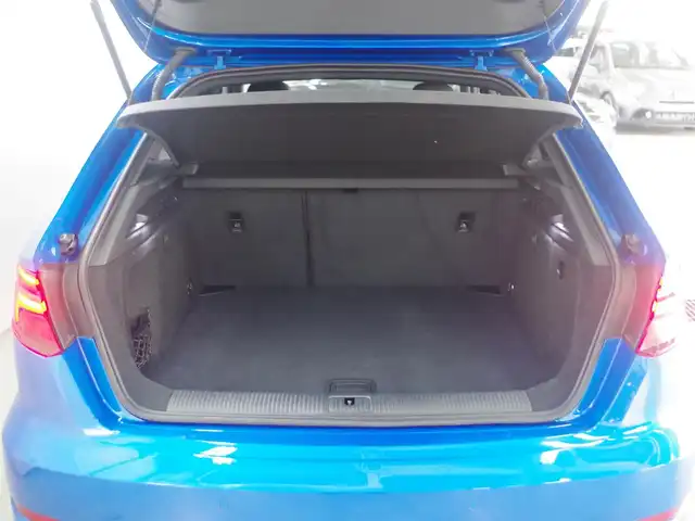 アウディ Ａ３ SB 30TFSI スポーツ 兵庫県 2020(令2)年 3.1万km マコウブルークリスタルエフェクト Sラインパッケージ/ナビゲーションパッケージ/コンビニエンスパッケージ/アシスタンスパッケージ/LEDヘッドライト/バーチャルコックピット/電動シート(運転席/助手席)/シートヒーター(運転席/助手席)/純正ドライブレコーダーUTR/純正ナビ/バックカメラ/前後パーキングセンサー/スマートキー/ACC/レーンキープアシスト/リアトラフィックアラート/サイドアシスト/Audiドライブセレクト/フルセグTV/BT接続/Apple Carplay/CD/DVD/オートハイビーム