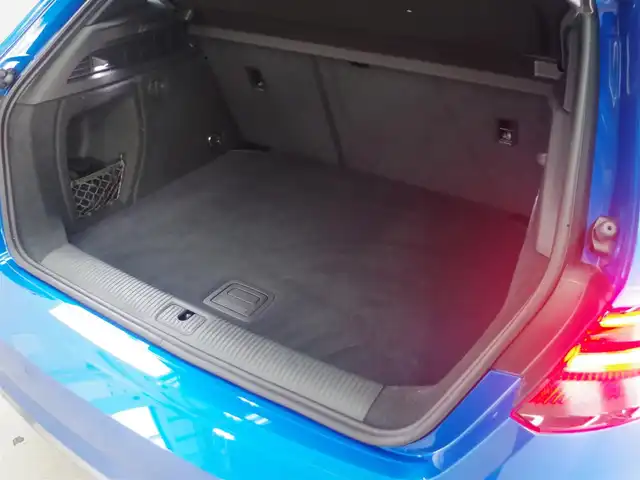 アウディ Ａ３ SB 30TFSI スポーツ 兵庫県 2020(令2)年 3.1万km マコウブルークリスタルエフェクト Sラインパッケージ/ナビゲーションパッケージ/コンビニエンスパッケージ/アシスタンスパッケージ/LEDヘッドライト/バーチャルコックピット/電動シート(運転席/助手席)/シートヒーター(運転席/助手席)/純正ドライブレコーダーUTR/純正ナビ/バックカメラ/前後パーキングセンサー/スマートキー/ACC/レーンキープアシスト/リアトラフィックアラート/サイドアシスト/Audiドライブセレクト/フルセグTV/BT接続/Apple Carplay/CD/DVD/オートハイビーム