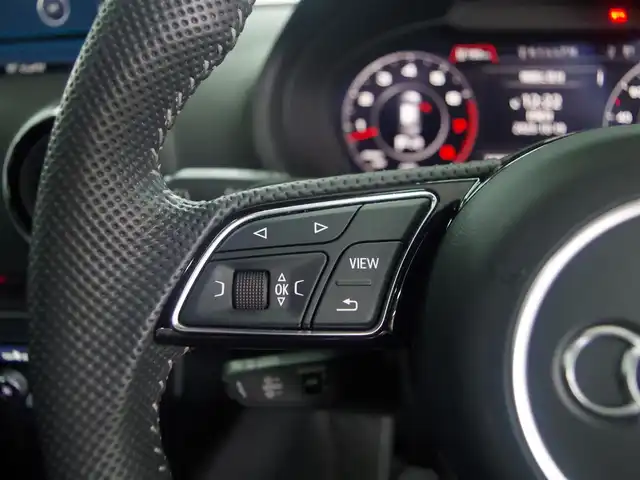 アウディ Ａ３ SB 30TFSI スポーツ 兵庫県 2020(令2)年 3.1万km マコウブルークリスタルエフェクト Sラインパッケージ/ナビゲーションパッケージ/コンビニエンスパッケージ/アシスタンスパッケージ/LEDヘッドライト/バーチャルコックピット/電動シート(運転席/助手席)/シートヒーター(運転席/助手席)/純正ドライブレコーダーUTR/純正ナビ/バックカメラ/前後パーキングセンサー/スマートキー/ACC/レーンキープアシスト/リアトラフィックアラート/サイドアシスト/Audiドライブセレクト/フルセグTV/BT接続/Apple Carplay/CD/DVD/オートハイビーム