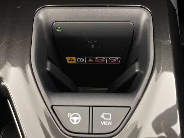 トヨタ クラウン スポーツ Z 岐阜県 2023(令5)年 0.4万km プレシャスホワイトパール 純正12.3インチディスプレイオーディオ/FM AM/フルセグテレビ/USB/Bluetooth /Miracast/パノラミックビューモニター/デジタルインナーミラー/ヘッドアップディスプレイ/パワーバックドア/革巻きステアリング/ステアリングリモコン/ステアリングヒーター/レザーシート/パワーシート(D/N席)/メモリーシート(D席)/シートヒーター(D/N席)/シートベンチレーション(D/N席)/LEDヘッドライト/ヘッドライトウォッシャー/ビルトインETC2.0/AC100V電源 1500W/置くだけ充電器/トヨタチームメイト/アドパンストパーク/アドバンスト ドライブ（渋滞時支援）/トヨタセーフティセンス/プリクラッシュセーフティ/レーントレーシングアシスト/レーンディパーチャーアラート/レーダークルーズコントロール（全車速追従機能付）/アダプティブハイビームシステム/オートマチックハイビーム/ロードサインアシスト/ドライバー異常時対応システム/プロアクティブドライビングアシスト/発進遅れ告知機能/緊急時操舵支援（アクティブ操舵機能付）/フロントクロストラフィックアラート/レーンチェンジアシスト