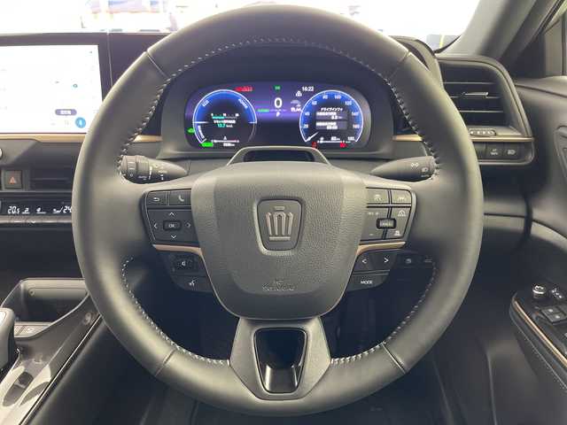 トヨタ クラウン スポーツ Z 岐阜県 2023(令5)年 0.4万km プレシャスホワイトパール 純正12.3インチディスプレイオーディオ/FM AM/フルセグテレビ/USB/Bluetooth /Miracast/パノラミックビューモニター/デジタルインナーミラー/ヘッドアップディスプレイ/パワーバックドア/革巻きステアリング/ステアリングリモコン/ステアリングヒーター/レザーシート/パワーシート(D/N席)/メモリーシート(D席)/シートヒーター(D/N席)/シートベンチレーション(D/N席)/LEDヘッドライト/ヘッドライトウォッシャー/ビルトインETC2.0/AC100V電源 1500W/置くだけ充電器/トヨタチームメイト/アドパンストパーク/アドバンスト ドライブ（渋滞時支援）/トヨタセーフティセンス/プリクラッシュセーフティ/レーントレーシングアシスト/レーンディパーチャーアラート/レーダークルーズコントロール（全車速追従機能付）/アダプティブハイビームシステム/オートマチックハイビーム/ロードサインアシスト/ドライバー異常時対応システム/プロアクティブドライビングアシスト/発進遅れ告知機能/緊急時操舵支援（アクティブ操舵機能付）/フロントクロストラフィックアラート/レーンチェンジアシスト