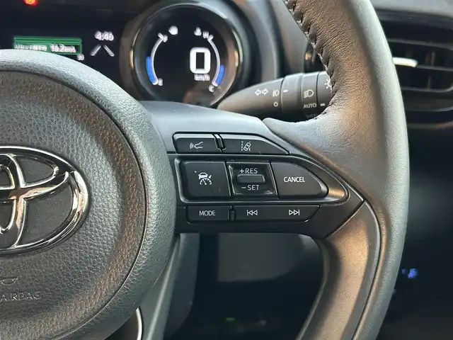 トヨタ ヤリス Z 島根県 2020(令2)年 2.6万km ブラック 登録時走行距離25744km/ワンオーナー/純正ディスプレイオーディオ/デジタルインナーミラー/トヨタセーフティセンス/車高調（RG）/前席シートヒーター/ETC/ドライブレコーダー/社外AW/純正サスペンション（トランク積み込み）/スペアキー×1/オートライト/LEDヘッドライト/バイカラーフォグランプ/禁煙車