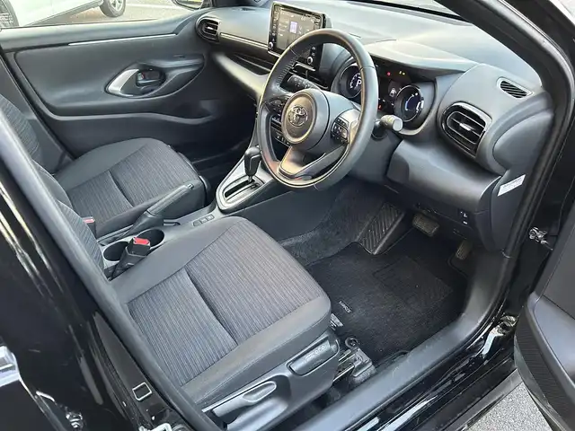 トヨタ ヤリス Z 島根県 2020(令2)年 2.6万km ブラック 登録時走行距離25744km/ワンオーナー/純正ディスプレイオーディオ/デジタルインナーミラー/トヨタセーフティセンス/車高調（RG）/前席シートヒーター/ETC/ドライブレコーダー/社外AW/純正サスペンション（トランク積み込み）/スペアキー×1/オートライト/LEDヘッドライト/バイカラーフォグランプ/禁煙車