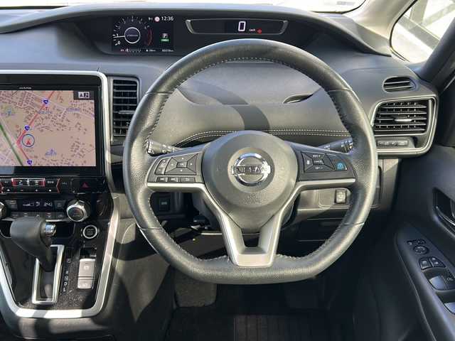 日産 セレナ ハイウェイスターVセレクションⅡ 山形県 2018(平30)年 8.1万km ブリリアントホワイトパール 禁煙車/４WD/プロパイロット/360°セーフティアシスト/・エマージェンシーブレーキ/・車線逸脱警報/・車線逸脱防止支援/・踏み間違い衝突防止アシスト/・標識検知システム/・コーナーセンサー/ALPINナビ/(CD/DVD/フルセグTV/Bluetooth)/アラウンドビューモニター/ビルトインETC/ドライブレコーダー/パワースライドドア/革巻きステアリング/ステアリングスイッチ/電動パーキングスイッチ/ブレーキホールド/LEDオートライト/スマートキー/純正16インチホイール/純正フロアマット/電動格納ウィンカーミラー/ドアバイザー