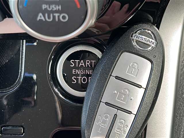 日産 セレナ ハイウェイスターVセレクションⅡ 山形県 2018(平30)年 8.1万km ブリリアントホワイトパール 禁煙車/４WD/プロパイロット/360°セーフティアシスト/・エマージェンシーブレーキ/・車線逸脱警報/・車線逸脱防止支援/・踏み間違い衝突防止アシスト/・標識検知システム/・コーナーセンサー/ALPINナビ/(CD/DVD/フルセグTV/Bluetooth)/アラウンドビューモニター/ビルトインETC/ドライブレコーダー/パワースライドドア/革巻きステアリング/ステアリングスイッチ/電動パーキングスイッチ/ブレーキホールド/LEDオートライト/スマートキー/純正16インチホイール/純正フロアマット/電動格納ウィンカーミラー/ドアバイザー