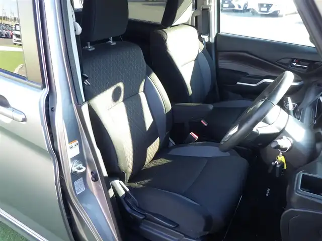 スズキ ソリオ バンディット HV MV 千葉県 2022(令4)年 1.7万km プレミアムシルバーメタリック デュアルカメラブレーキサポート/レーダークルーズコントロール/アイドリングストップ/ヘッドアップディスプレイ/左パワースライドドア/右イージークローザードア/純正ナビ/地デジTV/【DVD/CD再生機能　Bluetooth接続】/全方位モニター/ETC/LEDヘッドライト/LEDフォグライト/ウインカーミラー/リアコーナーセンサー/純正15インチアルミホイル/サイド/カーテンエアバッグ/携帯リモコン