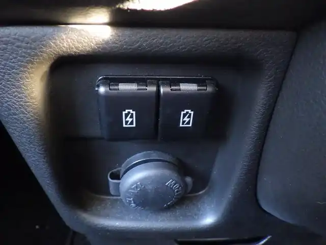 スズキ ソリオ バンディット HV MV 千葉県 2022(令4)年 1.7万km プレミアムシルバーメタリック デュアルカメラブレーキサポート/レーダークルーズコントロール/アイドリングストップ/ヘッドアップディスプレイ/左パワースライドドア/右イージークローザードア/純正ナビ/地デジTV/【DVD/CD再生機能　Bluetooth接続】/全方位モニター/ETC/LEDヘッドライト/LEDフォグライト/ウインカーミラー/リアコーナーセンサー/純正15インチアルミホイル/サイド/カーテンエアバッグ/携帯リモコン