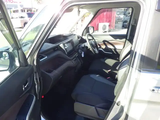 スズキ ソリオ バンディット HV MV 千葉県 2022(令4)年 1.7万km プレミアムシルバーメタリック デュアルカメラブレーキサポート/レーダークルーズコントロール/アイドリングストップ/ヘッドアップディスプレイ/左パワースライドドア/右イージークローザードア/純正ナビ/地デジTV/【DVD/CD再生機能　Bluetooth接続】/全方位モニター/ETC/LEDヘッドライト/LEDフォグライト/ウインカーミラー/リアコーナーセンサー/純正15インチアルミホイル/サイド/カーテンエアバッグ/携帯リモコン