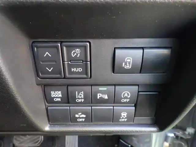 スズキ ソリオ バンディット HV MV 千葉県 2022(令4)年 1.7万km プレミアムシルバーメタリック デュアルカメラブレーキサポート/レーダークルーズコントロール/アイドリングストップ/ヘッドアップディスプレイ/左パワースライドドア/右イージークローザードア/純正ナビ/地デジTV/【DVD/CD再生機能　Bluetooth接続】/全方位モニター/ETC/LEDヘッドライト/LEDフォグライト/ウインカーミラー/リアコーナーセンサー/純正15インチアルミホイル/サイド/カーテンエアバッグ/携帯リモコン