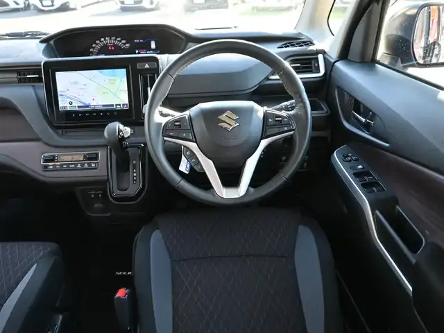 スズキ ソリオ バンディット HV MV 千葉県 2022(令4)年 1.7万km プレミアムシルバーメタリック デュアルカメラブレーキサポート/レーダークルーズコントロール/アイドリングストップ/ヘッドアップディスプレイ/左パワースライドドア/右イージークローザードア/純正ナビ/地デジTV/【DVD/CD再生機能　Bluetooth接続】/全方位モニター/ETC/LEDヘッドライト/LEDフォグライト/ウインカーミラー/リアコーナーセンサー/純正15インチアルミホイル/サイド/カーテンエアバッグ/携帯リモコン