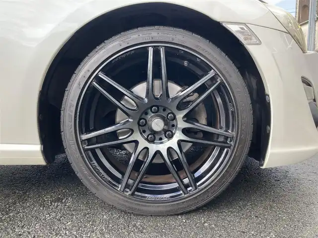 トヨタ ８６ GT リミテッド 静岡県 2013(平25)年 6.2万km サテンホワイトパール 純正SDナビ(NSZT-W68T)/　AM FM CD DVD Bluetooth SDREC/シートヒーター(前席)/HIDオートヘッドライト/社外18インチアルミホイール/スマートキー2本/リアスポイラー/パドルシフト/フロントフォグランプ/CUSCOタワーバー/フルセグTV/ETC/ハーフレザーシート/HKSマフラー