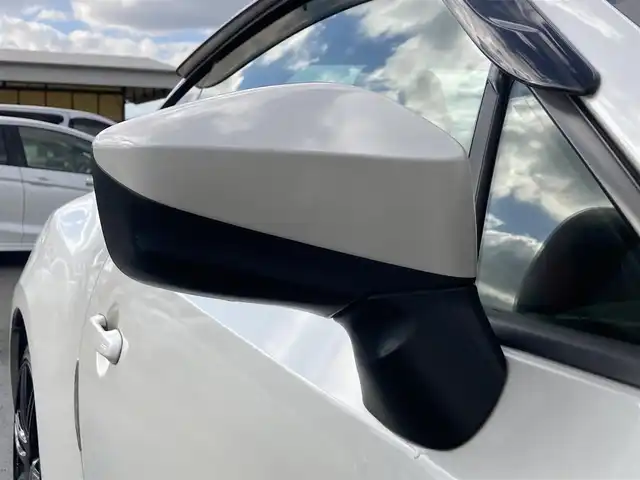 トヨタ ８６ GT リミテッド 静岡県 2013(平25)年 6.2万km サテンホワイトパール 純正SDナビ(NSZT-W68T)/　AM FM CD DVD Bluetooth SDREC/シートヒーター(前席)/HIDオートヘッドライト/社外18インチアルミホイール/スマートキー2本/リアスポイラー/パドルシフト/フロントフォグランプ/CUSCOタワーバー/フルセグTV/ETC/ハーフレザーシート/HKSマフラー