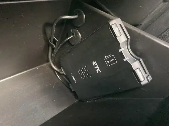 トヨタ ８６ GT リミテッド 静岡県 2013(平25)年 6.2万km サテンホワイトパール 純正SDナビ(NSZT-W68T)/　AM FM CD DVD Bluetooth SDREC/シートヒーター(前席)/HIDオートヘッドライト/社外18インチアルミホイール/スマートキー2本/リアスポイラー/パドルシフト/フロントフォグランプ/CUSCOタワーバー/フルセグTV/ETC/ハーフレザーシート/HKSマフラー