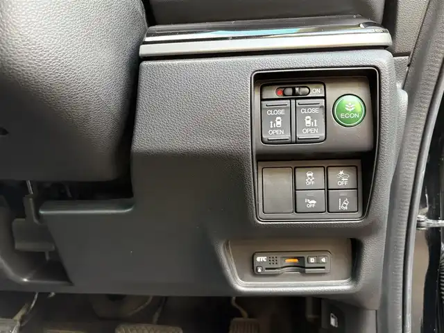 ホンダ オデッセイ ハイブリッド 愛知県 2017(平29)年 4.5万km クリスタルブラックパール ワンオーナー/ホンダセンシング車/両側パワースライドドア/アルパインフィリップダウンモニター/クルコン/パワーシート/純正ナビ/フルセグテレビ/Bluetooth/ビルトインETC/ドラレコ前後/ハーフレザーシート/ブラインドスポットインフォメーション（側後方検知機能）/CMBS/LKAS/AC100V/バックカメラ/純正アルミホイール/純正マット/プッシュスタート/取説、保証書あります。