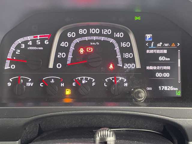 トヨタ ランドクルーザー AX 群馬県 2024(令6)年 1.8万km スーパーホワイトⅡ 純正ナビ　バックカメラ　フルセグＴＶ　電動デフロック　ＥＴＣ　前後ドラレコ　ＬＥＤヘッドライト　ハーフレザーシート　クルーズコントロール　ウッドコンビステアリング　衝突被害軽減ブレーキ　禁煙車