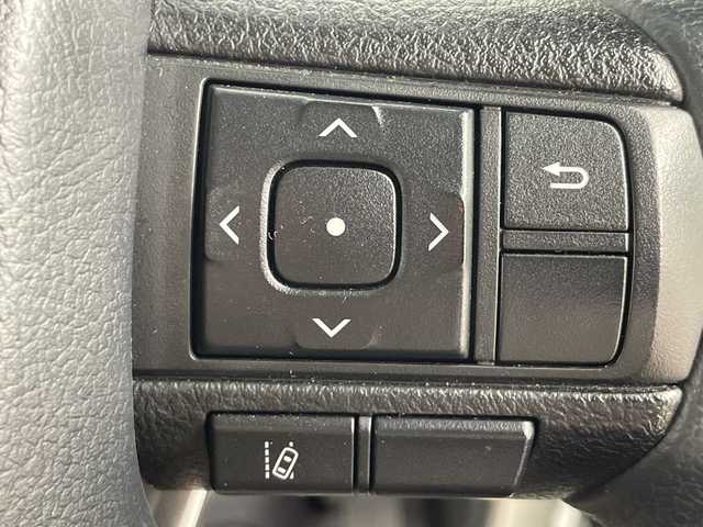 トヨタ ランドクルーザー AX 群馬県 2024(令6)年 1.8万km スーパーホワイトⅡ 純正ナビ　バックカメラ　フルセグＴＶ　電動デフロック　ＥＴＣ　前後ドラレコ　ＬＥＤヘッドライト　ハーフレザーシート　クルーズコントロール　ウッドコンビステアリング　衝突被害軽減ブレーキ　禁煙車