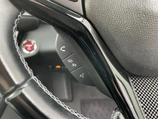 ホンダ ヴェゼル ハイブリッド Z ホンダセンシング 滋賀県 2017(平29)年 4.9万km ホワイトオーキッドパール 社外ナビ/(CD/DVD/USB/HDMI/Bluetooth/フルセグTV)/ホンダセンシング/ルーフレール/バックカメラ/ETC/ハーフレザーシート/レーダークルーズコントロール/シートヒーター/電子パーキングブレーキ/オートライト/LEDヘッドライト