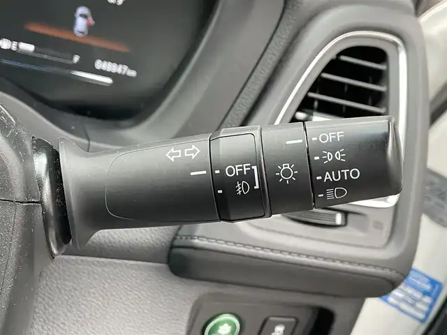 ホンダ ヴェゼル ハイブリッド Z ホンダセンシング 滋賀県 2017(平29)年 4.9万km ホワイトオーキッドパール 社外ナビ/(CD/DVD/USB/HDMI/Bluetooth/フルセグTV)/ホンダセンシング/ルーフレール/バックカメラ/ETC/ハーフレザーシート/レーダークルーズコントロール/シートヒーター/電子パーキングブレーキ/オートライト/LEDヘッドライト