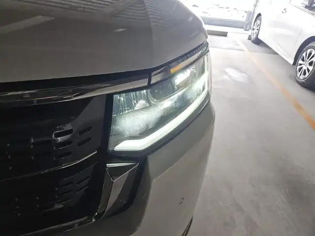 ホンダ ステップワゴン スパーダ eHEV 長崎県 2022(令4)年 0.8万km プラチナホワイトパール 純正11.4型ナビ/フルセグTV/純正後席用フリップダウンモニター/両側パワースライドドア/全方位カメラ/ビルトインETC/前後ドライブレコーダー/アダプティブクルーズコントロール/ホンダセンシング/・衝突被害軽減ブレーキ/・車線逸脱防止支援システム/・前後誤発進抑制/・ブラインドスポットインフォメーション/LEDヘッドランプ/革巻きステアリング/撥水機能付ハーフレザーシート/前席シートヒーター/純正16インチアルミホイール/スマートキー/プッシュエンジンスタート/禁煙車