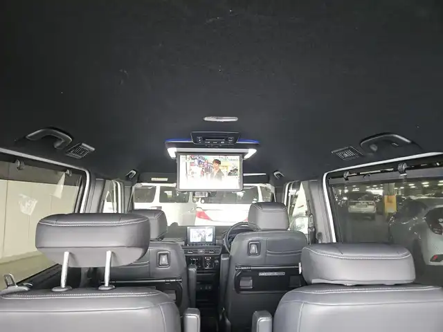 ホンダ ステップワゴン スパーダ eHEV 長崎県 2022(令4)年 0.8万km プラチナホワイトパール 純正11.4型ナビ/フルセグTV/純正後席用フリップダウンモニター/両側パワースライドドア/全方位カメラ/ビルトインETC/前後ドライブレコーダー/アダプティブクルーズコントロール/ホンダセンシング/・衝突被害軽減ブレーキ/・車線逸脱防止支援システム/・前後誤発進抑制/・ブラインドスポットインフォメーション/LEDヘッドランプ/革巻きステアリング/撥水機能付ハーフレザーシート/前席シートヒーター/純正16インチアルミホイール/スマートキー/プッシュエンジンスタート/禁煙車