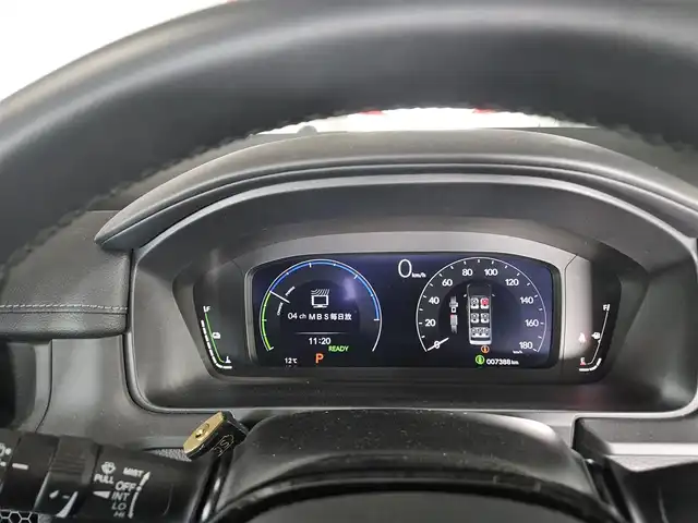 ホンダ ステップワゴン スパーダ eHEV 長崎県 2022(令4)年 0.8万km プラチナホワイトパール 純正11.4型ナビ/フルセグTV/純正後席用フリップダウンモニター/両側パワースライドドア/全方位カメラ/ビルトインETC/前後ドライブレコーダー/アダプティブクルーズコントロール/ホンダセンシング/・衝突被害軽減ブレーキ/・車線逸脱防止支援システム/・前後誤発進抑制/・ブラインドスポットインフォメーション/LEDヘッドランプ/革巻きステアリング/撥水機能付ハーフレザーシート/前席シートヒーター/純正16インチアルミホイール/スマートキー/プッシュエンジンスタート/禁煙車