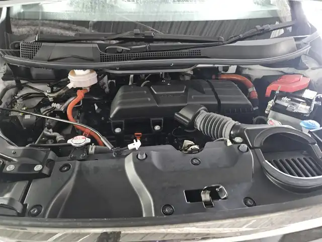 ホンダ ステップワゴン スパーダ eHEV 長崎県 2022(令4)年 0.8万km プラチナホワイトパール 純正11.4型ナビ/フルセグTV/純正後席用フリップダウンモニター/両側パワースライドドア/全方位カメラ/ビルトインETC/前後ドライブレコーダー/アダプティブクルーズコントロール/ホンダセンシング/・衝突被害軽減ブレーキ/・車線逸脱防止支援システム/・前後誤発進抑制/・ブラインドスポットインフォメーション/LEDヘッドランプ/革巻きステアリング/撥水機能付ハーフレザーシート/前席シートヒーター/純正16インチアルミホイール/スマートキー/プッシュエンジンスタート/禁煙車