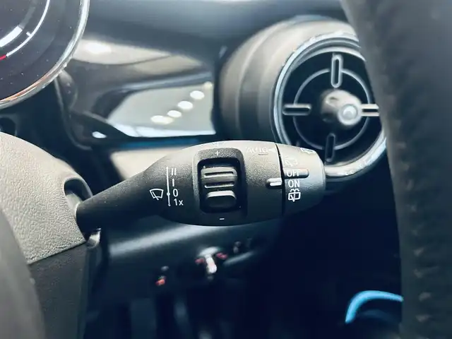 ＭＩＮＩ ミニ クーパー D 大阪府 2021(令3)年 0.7万km チリ・レッド ワンオーナー/ペッパーP/ナビゲーションP/ドライビングアシストP/インテリジェントセーフティ/純正ナビ/バックカメラ/クリアランスソナー/ETC/ドラレコ/ハーフレザー/USB/Bluetooth