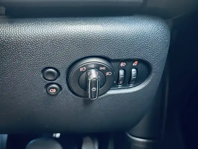 ＭＩＮＩ ミニ クーパー D 大阪府 2021(令3)年 0.7万km チリ・レッド ワンオーナー/ペッパーP/ナビゲーションP/ドライビングアシストP/インテリジェントセーフティ/純正ナビ/バックカメラ/クリアランスソナー/ETC/ドラレコ/ハーフレザー/USB/Bluetooth