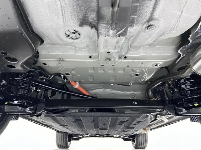 ホンダ ヴェゼル ハイブリッド e:HEV Z 佐賀県 2025(令7)年 3.2万km クリスタルブラックパール 純正9型ナビ/（ＡＭ/ＦＭ/CD/DVD/Bluetooth/フルセグTV）/バックカメラ/ビルトインETC/オートエアコン/クルーズコントロール(追従あり)/衝突被害軽減システム/ハンドルヒーター/ハンズフリー/置くだけ充電/オートブレーキホールド/シーケンシャルウィンカー/アップルカープレイ/アンドロイドオート/SOSコール/電子パーキング/ブラインドスポットモニター/LEDヘッドライト/盗難防止装置/オートライト/オートマチックハイビーム/スマートキー/プッシュスタート/USB入力端子/純正フロアマット/純正18インチアルミホイール