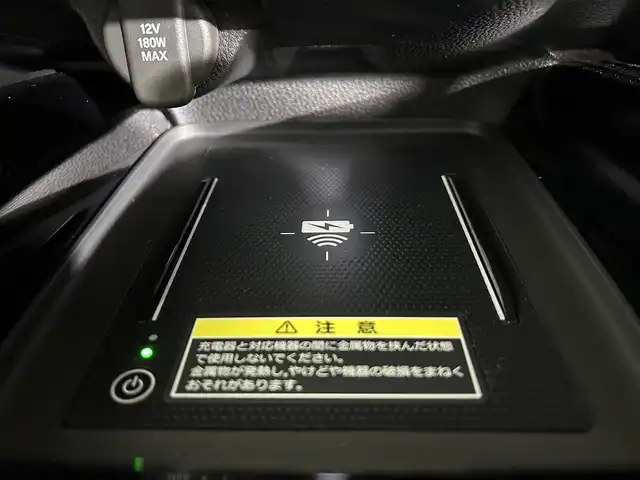 ホンダ ヴェゼル ハイブリッド e:HEV Z 佐賀県 2025(令7)年 3.2万km クリスタルブラックパール 純正9型ナビ/（ＡＭ/ＦＭ/CD/DVD/Bluetooth/フルセグTV）/バックカメラ/ビルトインETC/オートエアコン/クルーズコントロール(追従あり)/衝突被害軽減システム/ハンドルヒーター/ハンズフリー/置くだけ充電/オートブレーキホールド/シーケンシャルウィンカー/アップルカープレイ/アンドロイドオート/SOSコール/電子パーキング/ブラインドスポットモニター/LEDヘッドライト/盗難防止装置/オートライト/オートマチックハイビーム/スマートキー/プッシュスタート/USB入力端子/純正フロアマット/純正18インチアルミホイール