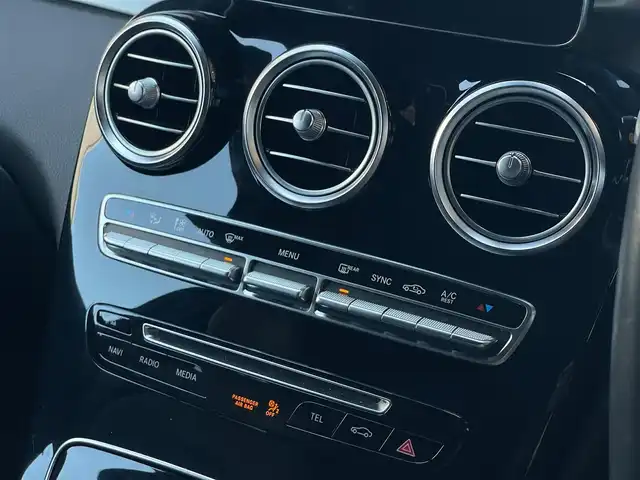メルセデス・ベンツ ＧＬＣ２２０ d 4マチックスポーツ 本革 山梨県 2019(平31)年 6.9万km セレナイトグレー ワンオーナー/Brumester/360°カメラ/パノラマSR/HUD/黒革/シートヒーター/パフュームアトマイザー/アンビエントライト/ETC/LEDヘッドライト/純正19インチAW