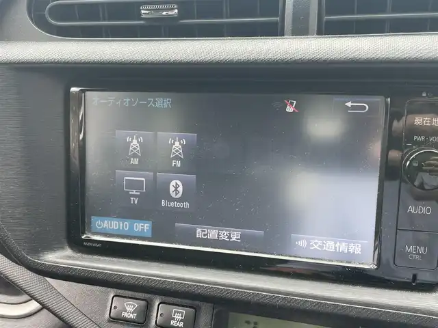 トヨタ アクア G ブラックソフトレザーセレ 千葉県 2014(平26)年 10万km ライムホワイトパールクリスタルシャイン (株)IDOMが運営する【じしゃロン八千代店】の自社ローン専用車両になります。こちらは現金またはオートローンご利用時の価格です。自社ローンご希望の方は別途その旨お申付け下さい/純正ナビ/ETC/スマートキー