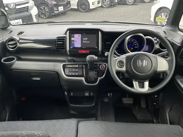 ホンダ Ｎ ＢＯＸ カスタム G SSパッケージ 福岡県 2014(平26)年 8.3万km ポリッシュドメタルメタリック (株)IDOMが運営する【じしゃロン八幡西店】の自社ローン専用車両になります。こちらは現金またはオートローンご利用時の価格です。自社ローンご希望の方は別途その旨お申付け下さい/スマートキー/社外メモリナビ /フルセグ/バックカメラ/両側パワースライドドア/ウィンカーミラー/ETC/HID/オートライト/前後ドライブレコーダー/前席シートヒーター/衝突軽減システム