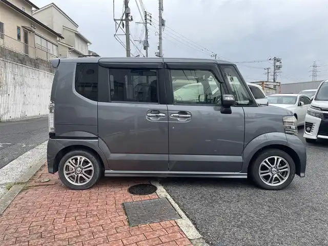 ホンダ Ｎ ＢＯＸ カスタム G SSパッケージ 福岡県 2014(平26)年 8.3万km ポリッシュドメタルメタリック (株)IDOMが運営する【じしゃロン八幡西店】の自社ローン専用車両になります。こちらは現金またはオートローンご利用時の価格です。自社ローンご希望の方は別途その旨お申付け下さい/スマートキー/社外メモリナビ /フルセグ/バックカメラ/両側パワースライドドア/ウィンカーミラー/ETC/HID/オートライト/前後ドライブレコーダー/前席シートヒーター/衝突軽減システム