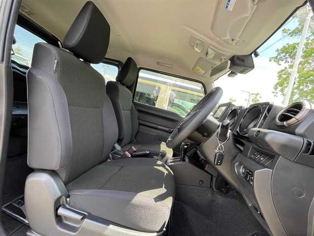 スズキ ジムニー XC 大阪府 2022(令4)年 1.5万km ジャングルグリーン 純正ナビ/   CD/DVD/Bluetooth/USB/バックモニター/衝突軽減ブレーキ/横滑り防止装置/前席シートヒーター/クルーズコントロール/レーンキープアシスト/ステアリングスイッチ/ダウンヒルアシストコントロール/アイドリングストップ/オートマチックハイビーム/前後ドライブレコーダー/純正16インチアルミホイール/純正フロアマット/プッシュスタート/スマートキー/ＥＴＣ/ＬＥＤライト/禁煙車