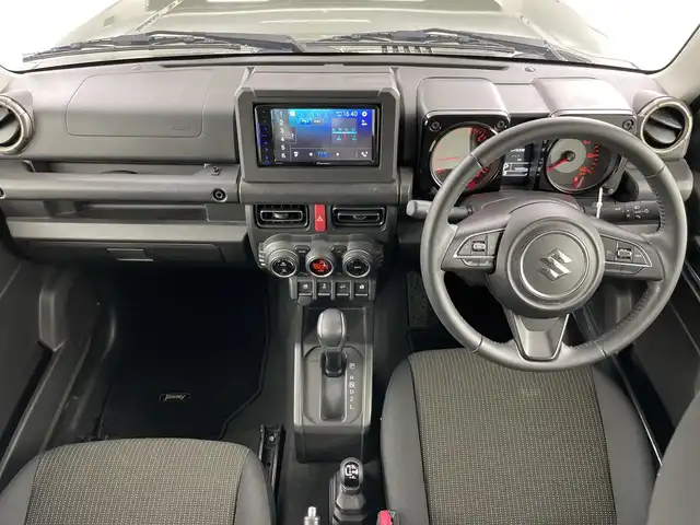 スズキ ジムニー XC 愛知県 2022(令4)年 1.5万km ジャングルグリーン 純正ディスプレイオーディオ(PVH-9300DVSZS)/DISC/Bluetooth/USB/バックモニター/ビルトインＥＴＣ/ドライブレコーダー/衝突軽減ブレーキ/横滑り防止装置/前席シートヒーター/クルーズコントロール/レーンキープアシスト/ステアリングスイッチ/ダウンヒルアシストコントロール/アイドリングストップ/オートマチックハイビーム/前後ドライブレコーダー/純正16インチアルミホイール/純正フロアマット/プッシュスタート/スマートキー/ＬＥＤライト