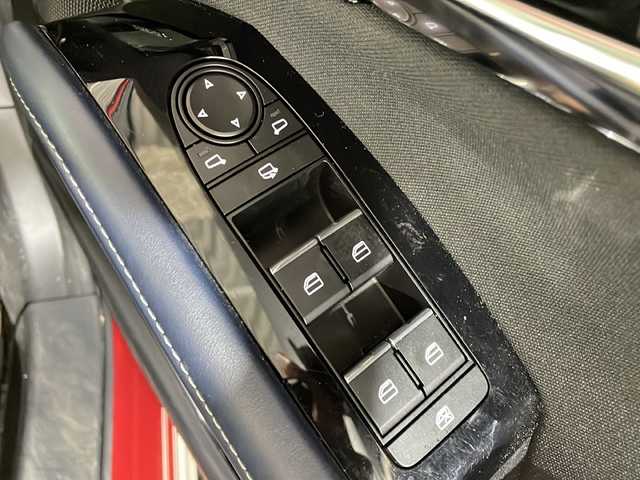 マツダ ＣＸ－３０ XD プロアクティブツーリングセレクション 福岡県 2023(令5)年 1.8万km ソウルレッドクリスタルM ・LEDヘッドライト/・パワーシート/・プッシュスタート/・スマートキー/・スペアキー1本/・レーンキープアシスト/・コーナーセンサー/・ACC/・純正フロアマット/・衝突軽減システム/・BOSEスピーカー横滑り防止システム/・ドラレコ/・18インチ純正ホイール/・シートヒーター/・Bカメラ/・ステアリングヒーター/・純正ナビ
