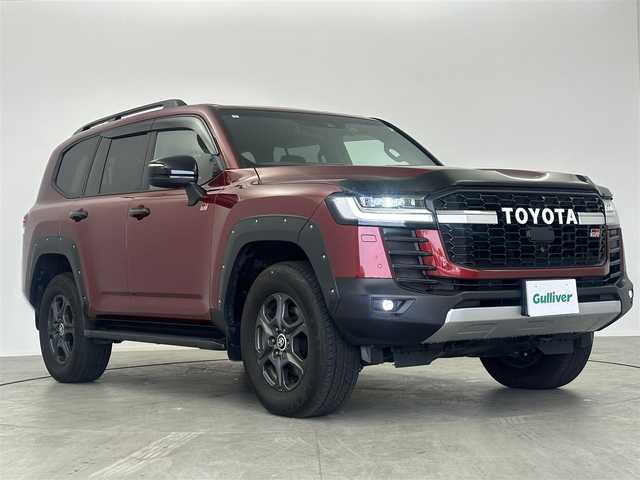 トヨタ ランドクルーザー GRスポーツ 愛知県 2023(令5)年 2.2万km ダークレッドマイカメタリック ワンオーナー　/４WD　/純正ディスプレイオーディオ　/Bluetooth　/TSS　/サスペンションGRチューニング　/プリクラッシュセーフティ　/レーンディパラーチャー　/ドライバー異常時対応システム　/レーダークルーズコントロール　/ロードサイン　/アダプティブハイビーム　/オートハイビーム　/先行発進告知　/アラウンドビューモニター　/サンルーフ　/BSM　/HUD　/パワーバックドア　/シーケンシャルLEDライト　/純正AW　/純正フロアマット　/本革ステアリング　/パワーシート　/メモリーシート　/レザーシート　/前後ドライブレコーダー　