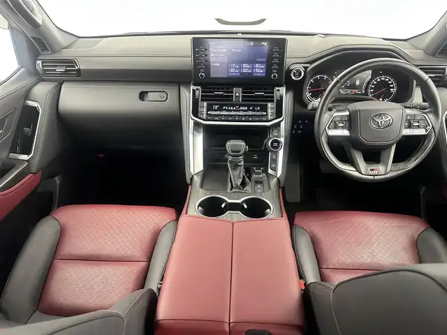 トヨタ ランドクルーザー GRスポーツ 愛知県 2023(令5)年 2.2万km ダークレッドマイカメタリック ワンオーナー　/４WD　/純正ディスプレイオーディオ　/Bluetooth　/TSS　/サスペンションGRチューニング　/プリクラッシュセーフティ　/レーンディパラーチャー　/ドライバー異常時対応システム　/レーダークルーズコントロール　/ロードサイン　/アダプティブハイビーム　/オートハイビーム　/先行発進告知　/アラウンドビューモニター　/サンルーフ　/BSM　/HUD　/パワーバックドア　/シーケンシャルLEDライト　/純正AW　/純正フロアマット　/本革ステアリング　/パワーシート　/メモリーシート　/レザーシート　/前後ドライブレコーダー　