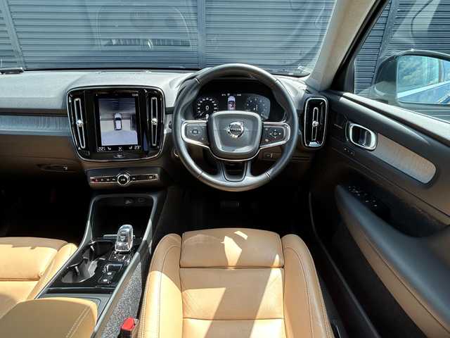 ボルボ ＸＣ４０ T4 AWD インスクリプション 茨城県 2020(令2)年 1.3万km 青 インテリセーフ /ACC /LKA /BSM /harman/kardon /純正ナビ /360度カメラ /フルセグ /BT /CarPlay /茶革 /シートヒーター /パワーシート /ステアリングヒーター /ワイヤレス充電 /LED /ETC /ルーフ /ドラレコ /禁煙車