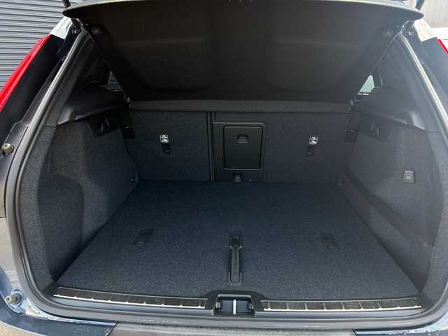 ボルボ ＸＣ４０ T4 AWD インスクリプション 茨城県 2020(令2)年 1.3万km 青 インテリセーフ /ACC /LKA /BSM /harman/kardon /純正ナビ /360度カメラ /フルセグ /BT /CarPlay /茶革 /シートヒーター /パワーシート /ステアリングヒーター /ワイヤレス充電 /LED /ETC /ルーフ /ドラレコ /禁煙車