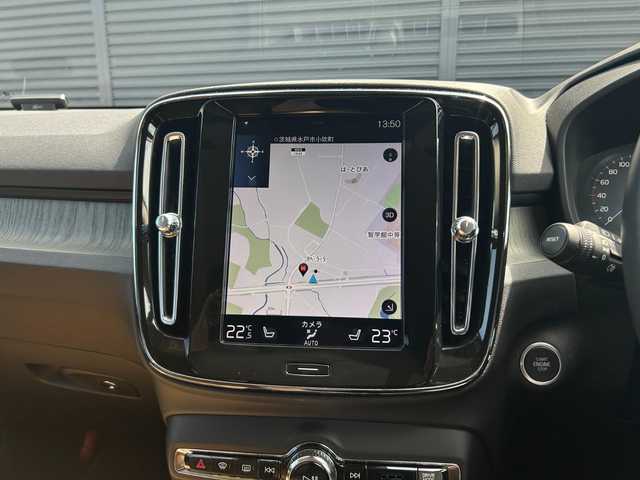 ボルボ ＸＣ４０ T4 AWD インスクリプション 茨城県 2020(令2)年 1.3万km 青 インテリセーフ /ACC /LKA /BSM /harman/kardon /純正ナビ /360度カメラ /フルセグ /BT /CarPlay /茶革 /シートヒーター /パワーシート /ステアリングヒーター /ワイヤレス充電 /LED /ETC /ルーフ /ドラレコ /禁煙車