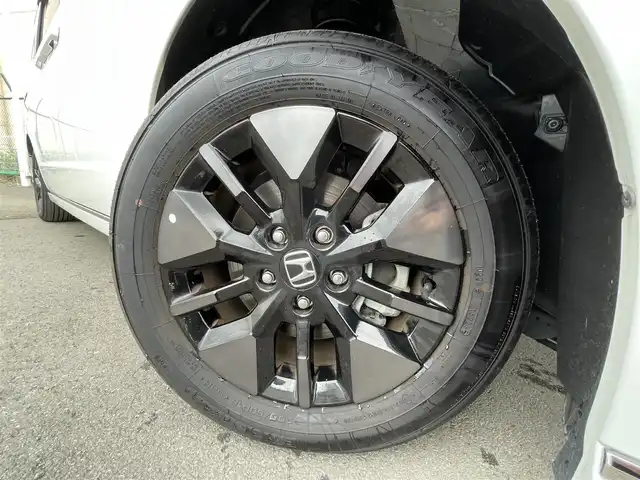 ホンダ ステップワゴン スパーダ 東京都 2024(令6)年 0.3万km プラチナホワイトパール 純正ナビ/バックモニター/衝突軽減ブレーキ/路外逸脱抑制/ブラインドスポット/パーキングセンサー/レーダークルーズ/シートヒーター/両側電動スライドドア/電動リアゲート/ETC/ドライブレコーダー