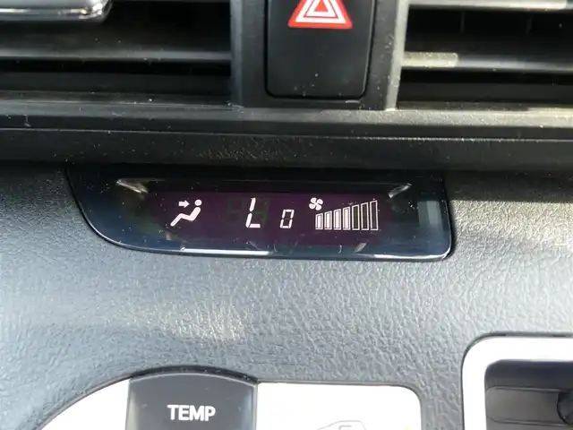 トヨタ シエンタ G 千葉県 2018(平30)年 3.2万km ホワイトパールクリスタルシャイン Toyota Safety Sense/・プリクラッシュセーフティ/・レーンディパーチャーアラート/・オートハイビーム/両側パワースライドドア/社外SDナビ/地デジTV/【DVD/CD再生機能　Bluetooth接続】/バックカメラ/ドライブレコーダー/ウインカーミラー/社外15インチアルミホイル/スマートキー