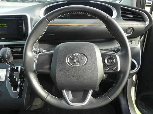 トヨタ シエンタ G 千葉県 2018(平30)年 3.2万km ホワイトパールクリスタルシャイン Toyota Safety Sense/・プリクラッシュセーフティ/・レーンディパーチャーアラート/・オートハイビーム/両側パワースライドドア/社外SDナビ/地デジTV/【DVD/CD再生機能　Bluetooth接続】/バックカメラ/ドライブレコーダー/ウインカーミラー/社外15インチアルミホイル/スマートキー